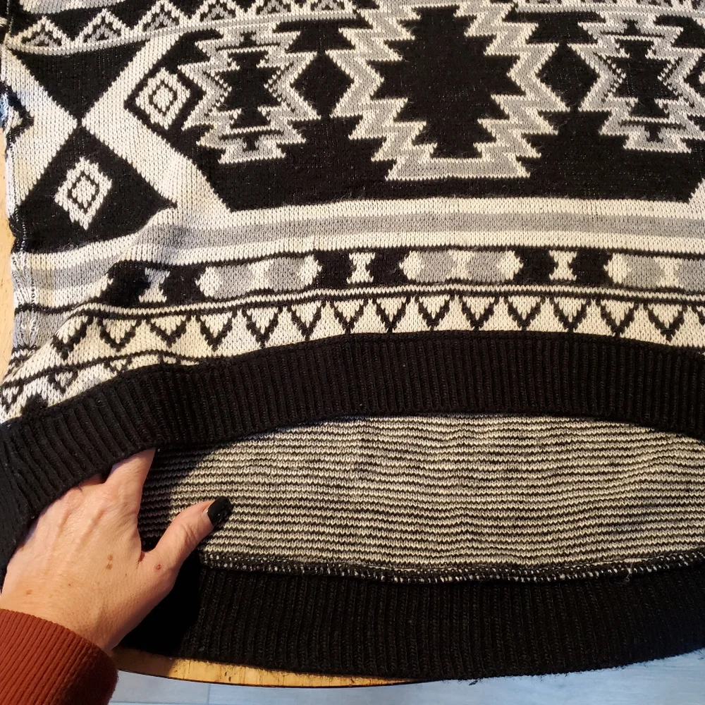 Sweater - Picture 4 of 5